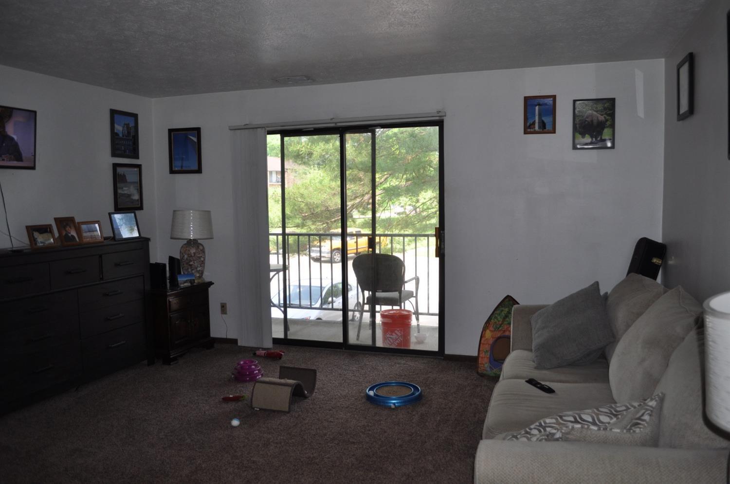 547 Davis Road, Unit 8 Cincinnati, OH 45255 - Photo 5 of 14 Gallery Image 5