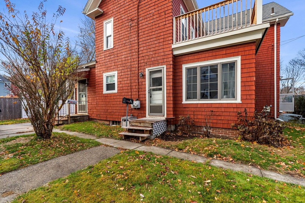 32 Kirby Street Marlborough, MA 01752 - Photo 36 of 39 a front view of a house with garden