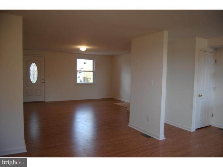 633 Darby Road Ridley Park, PA 19078 - Photo 8 of 21 Living Room