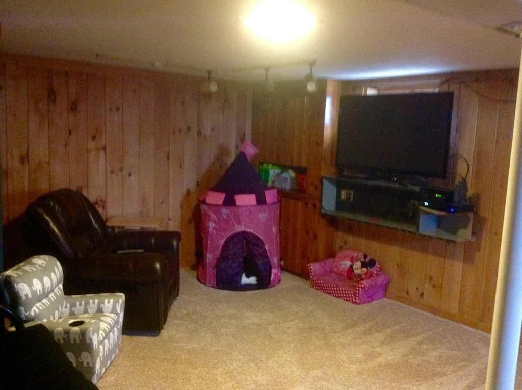 75 Carnavon Circle Springfield, MA 01109 - Photo 17 of 23