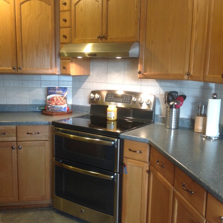 75 Carnavon Circle Springfield, MA 01109 - Photo 5 of 23