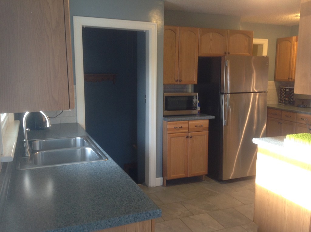 75 Carnavon Circle Springfield, MA 01109 - Photo 8 of 23