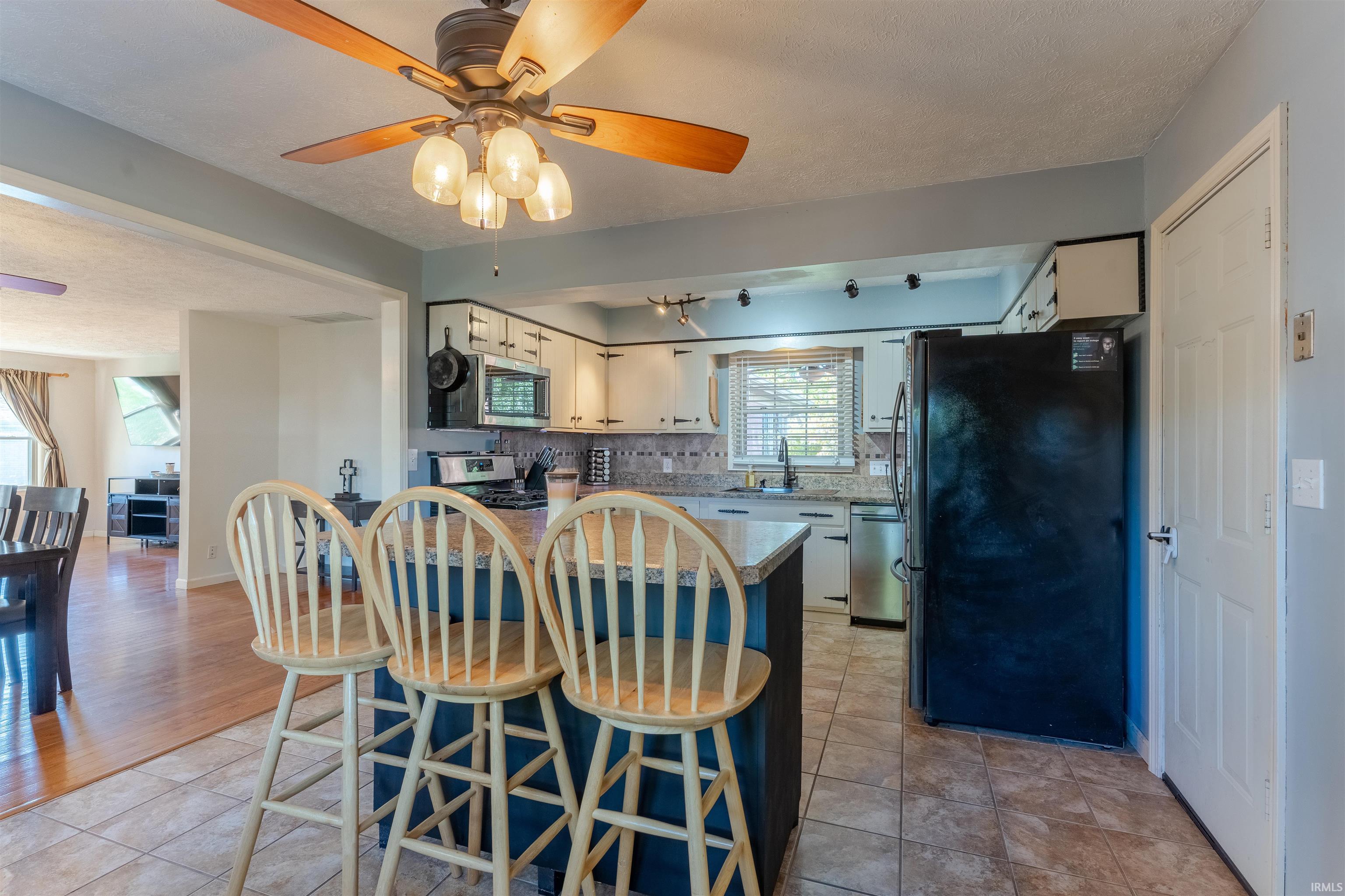 1606 Robin Lane Mount Vernon, IN 47620 - Photo 17 of 32