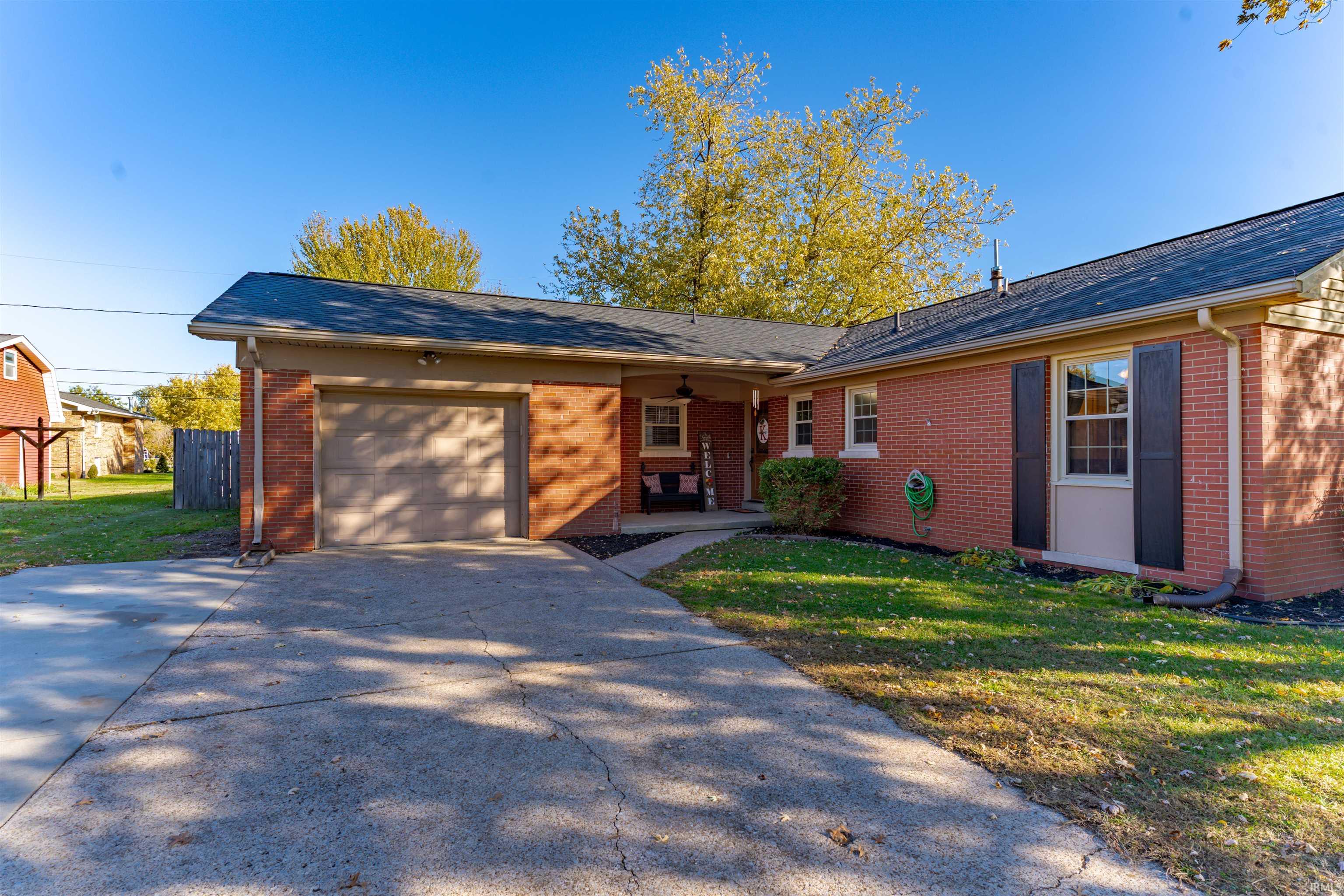 1606 Robin Lane Mount Vernon, IN 47620 - Photo 4 of 32