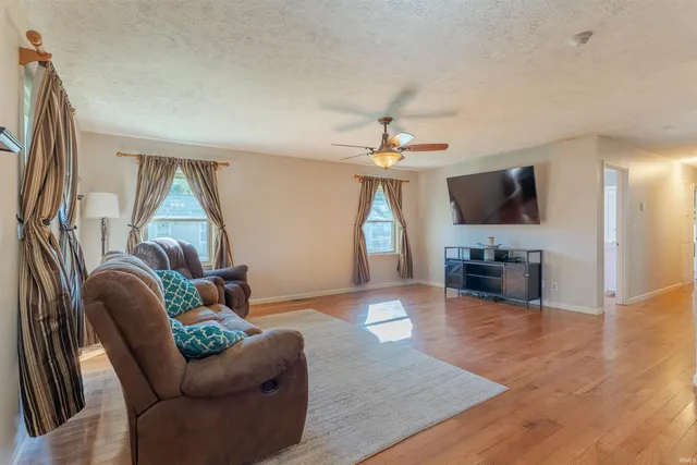 $220,000 | 1606 Robin Lane, Mount Vernon, IN 47620