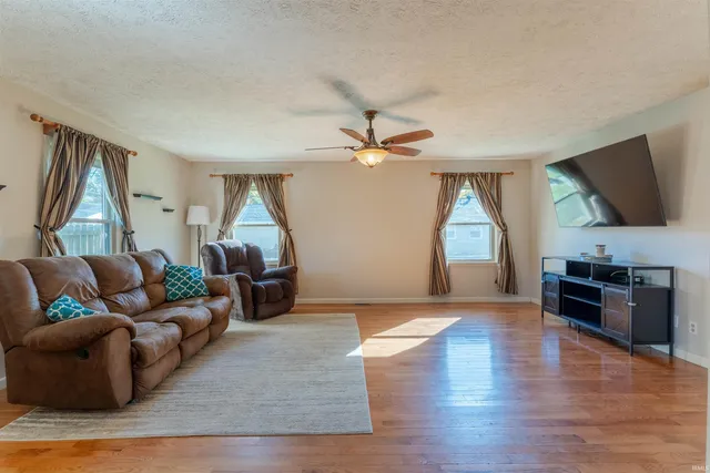 $220,000 | 1606 Robin Lane, Mount Vernon, IN 47620