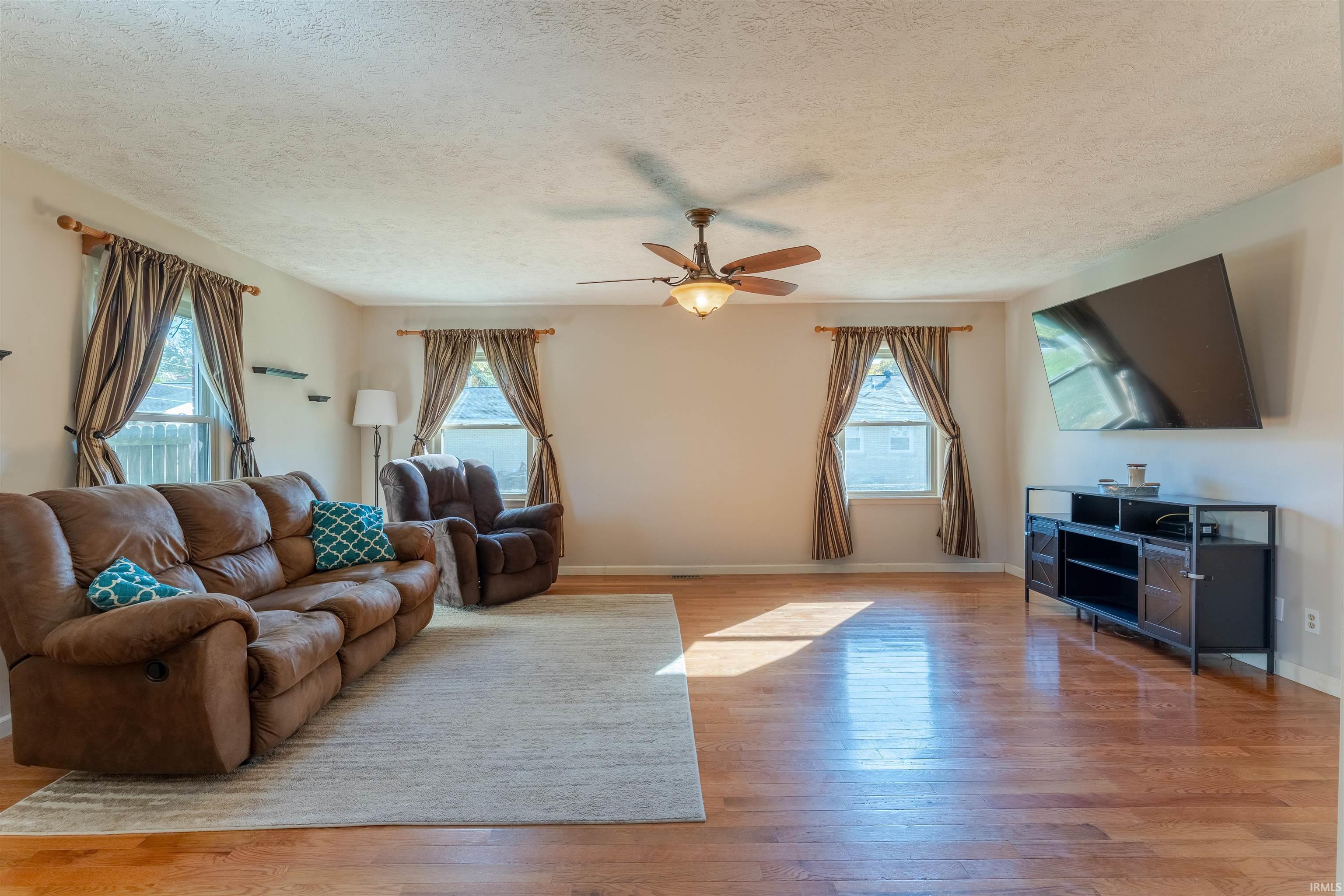 1606 Robin Lane Mount Vernon, IN 47620 - Photo 8 of 32