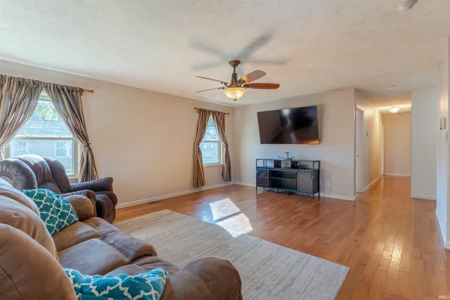 $220,000 | 1606 Robin Lane, Mount Vernon, IN 47620