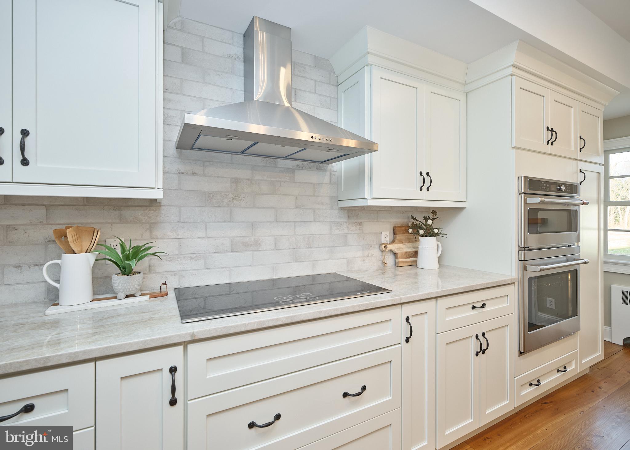 332 South Sugan Road New Hope, PA 18938 - Photo 6 of 55