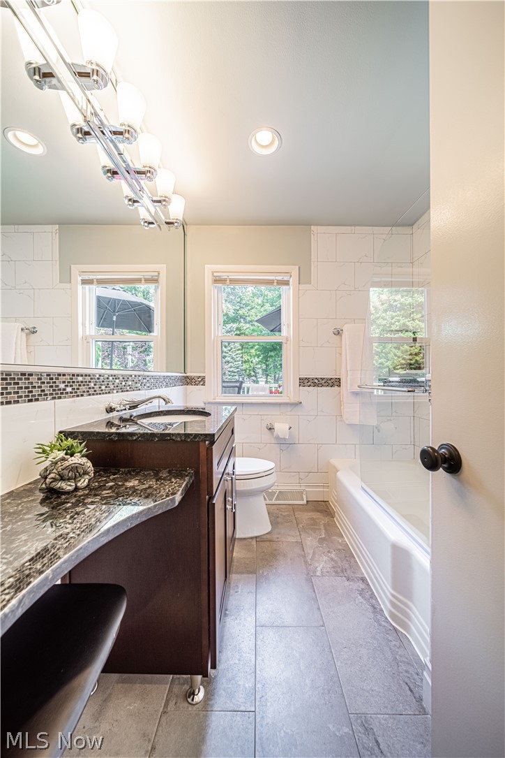 527 Ransome Road Cleveland, OH 44143 - Photo 16 of 34