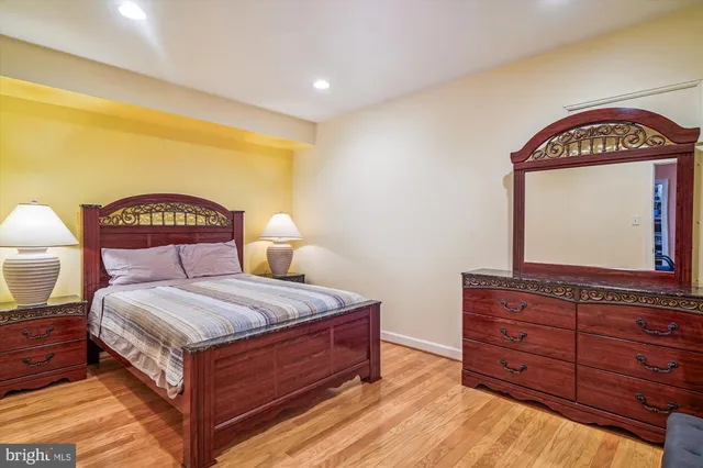 $888,000 | 21120 Hickory Forest Way, Germantown, MD 20876