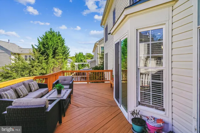 $888,000 | 21120 Hickory Forest Way, Germantown, MD 20876