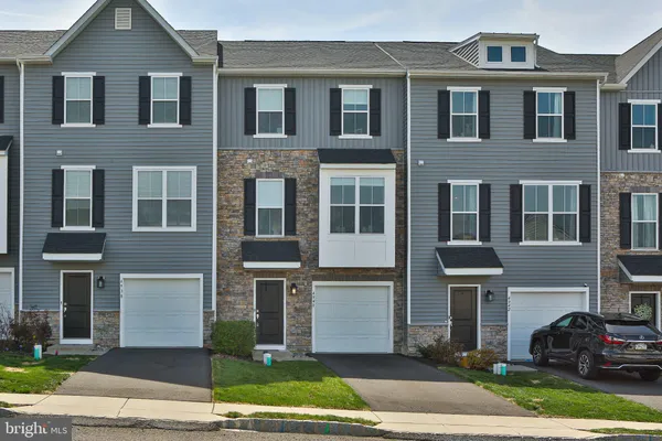 $399,900 | 4940 Brookside Court, Coopersburg, PA 18036