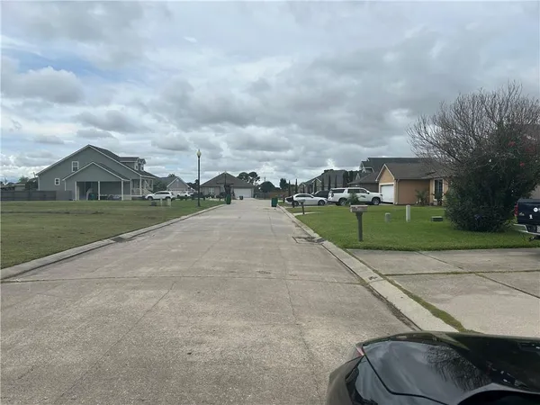$75,900 | 18 Mary Ann Place, Gretna, LA 70053