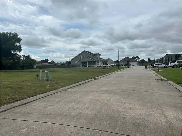 $75,900 | 18 Mary Ann Place, Gretna, LA 70053