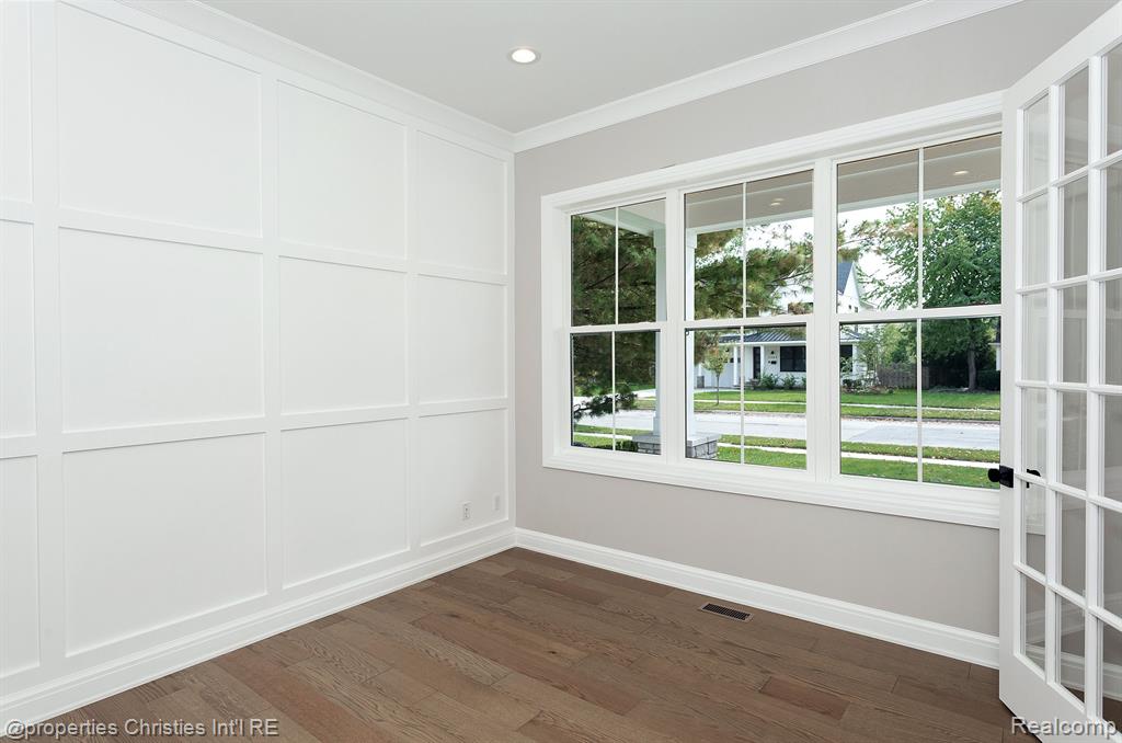 2043 Yorkshire Road Birmingham, MI 48009 - Photo 10 of 65 Gallery Image 10