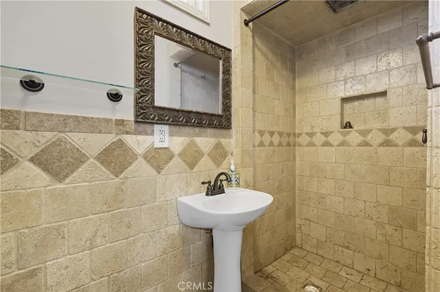 $840,000 | 13568 Ottoman Street, Arleta, CA 91331