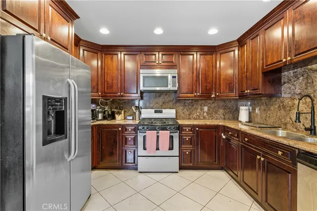 $840,000 | 13568 Ottoman Street, Arleta, CA 91331