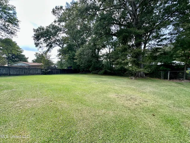 $215,000 | 1221 Huntcliff Way, Clinton, MS 39056