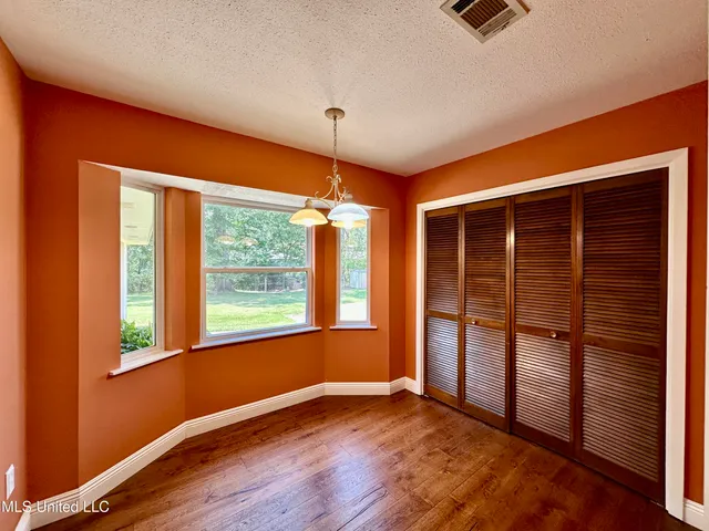 $215,000 | 1221 Huntcliff Way, Clinton, MS 39056