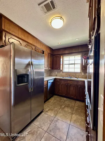 $215,000 | 1221 Huntcliff Way, Clinton, MS 39056