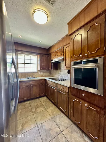 $215,000 | 1221 Huntcliff Way, Clinton, MS 39056