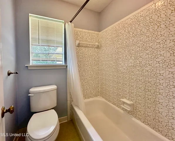 $215,000 | 1221 Huntcliff Way, Clinton, MS 39056