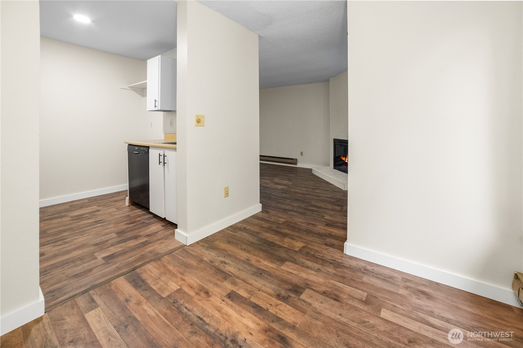 17516 149th Avenue Southeast, Unit G9 Renton, WA 98058 - Photo 3 of 15