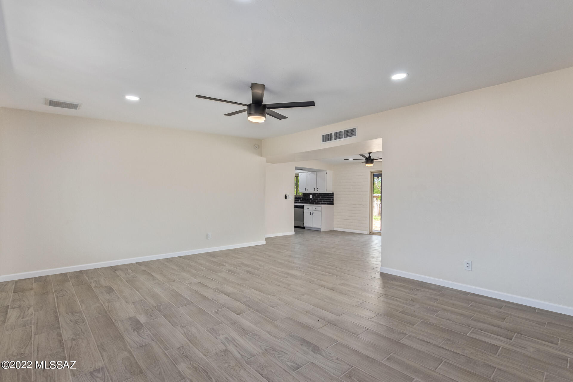 7481 East Stella Road Tucson, AZ 85730 - Photo 6 of 29 Gallery Image 6
