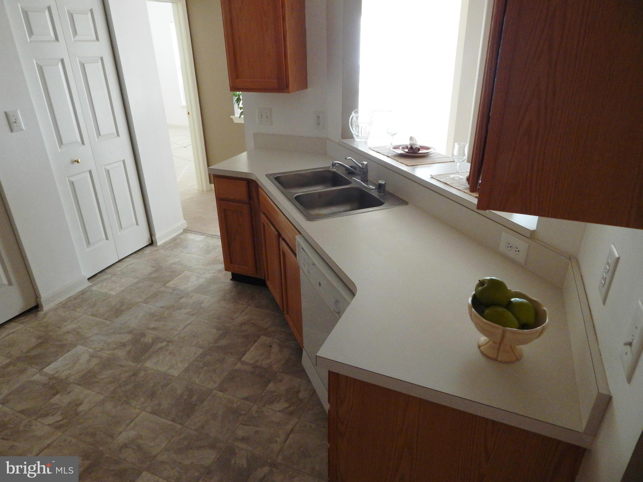 2412 Chestnut Terrace Court, Unit 204 Odenton, MD 21113 - Photo 9 of 30 Kitchen