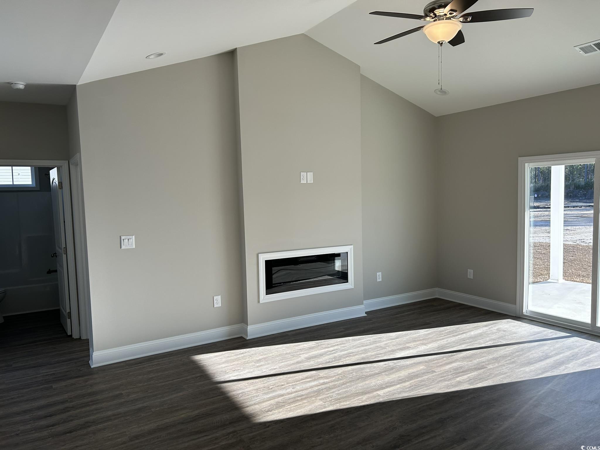 1086 Fox Bay Road Loris, SC 29569 - Photo 3 of 21 Gallery Image 3