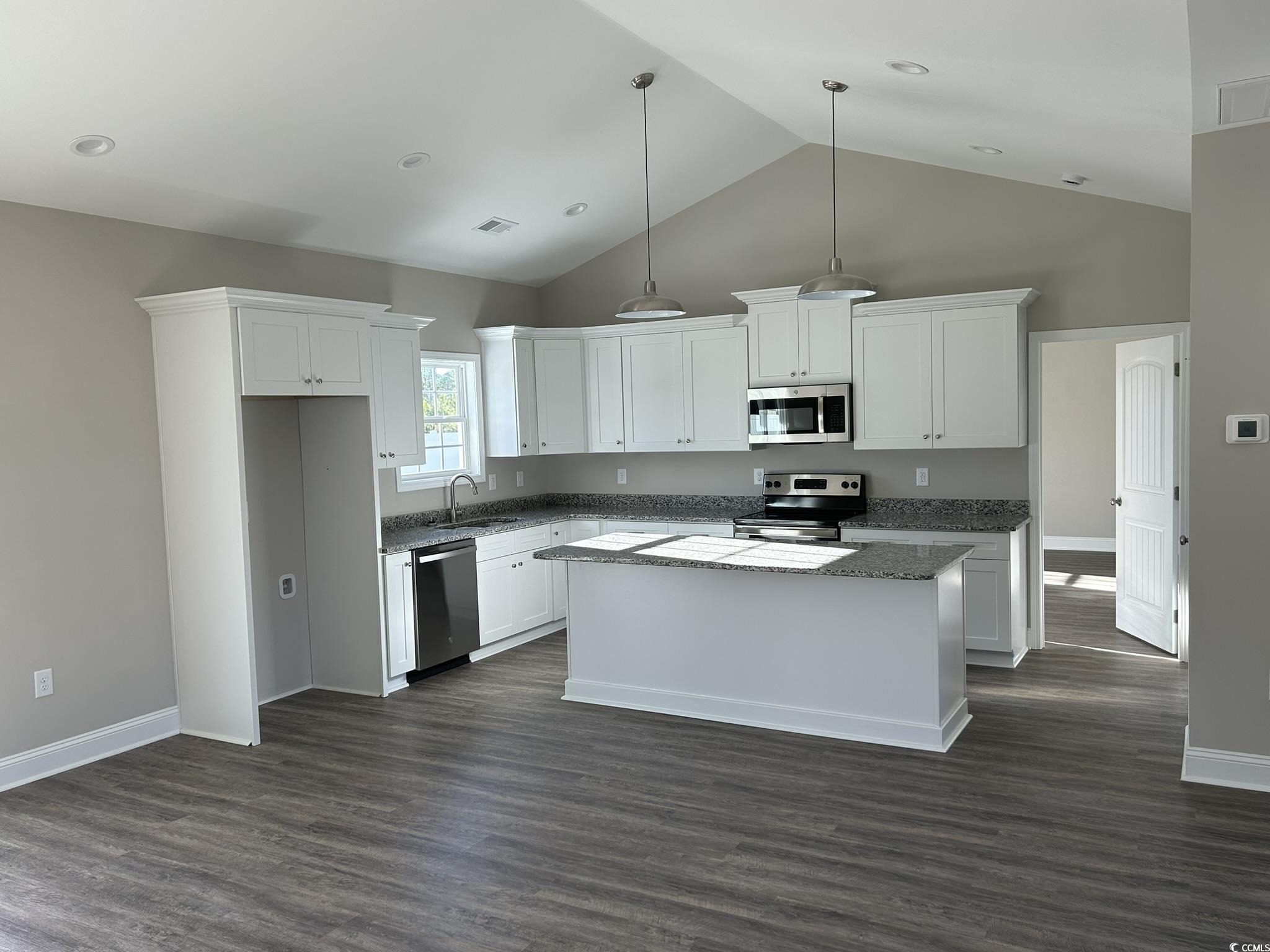 1086 Fox Bay Road Loris, SC 29569 - Photo 5 of 21 Gallery Image 5