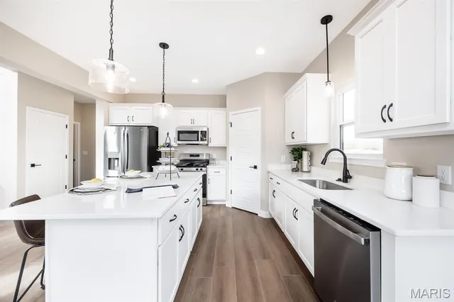 $599,900 | 716 Creekwood Court, O'Fallon, IL 62269