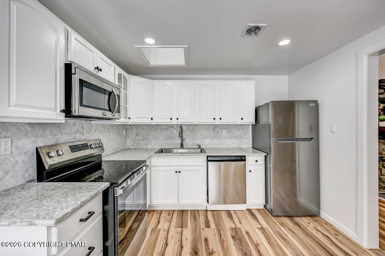 8 Buttonwood Rd Lake Lake Harmony, PA 18624 - Photo 14 of 56 8 Buttonwood Rd 14 Large