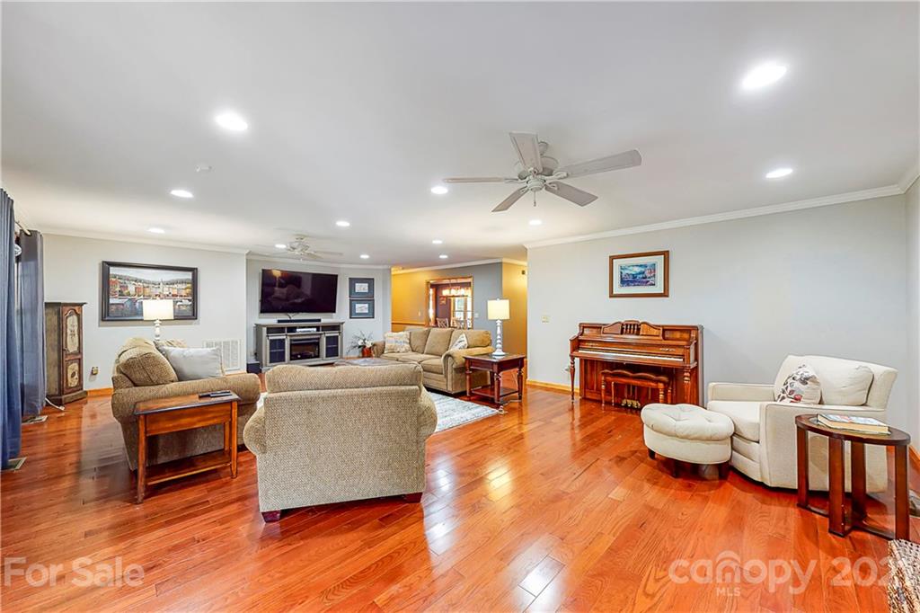667 Spring Extension Winston-Salem, NC 27107 - Photo 14 of 46 Gallery Image 14