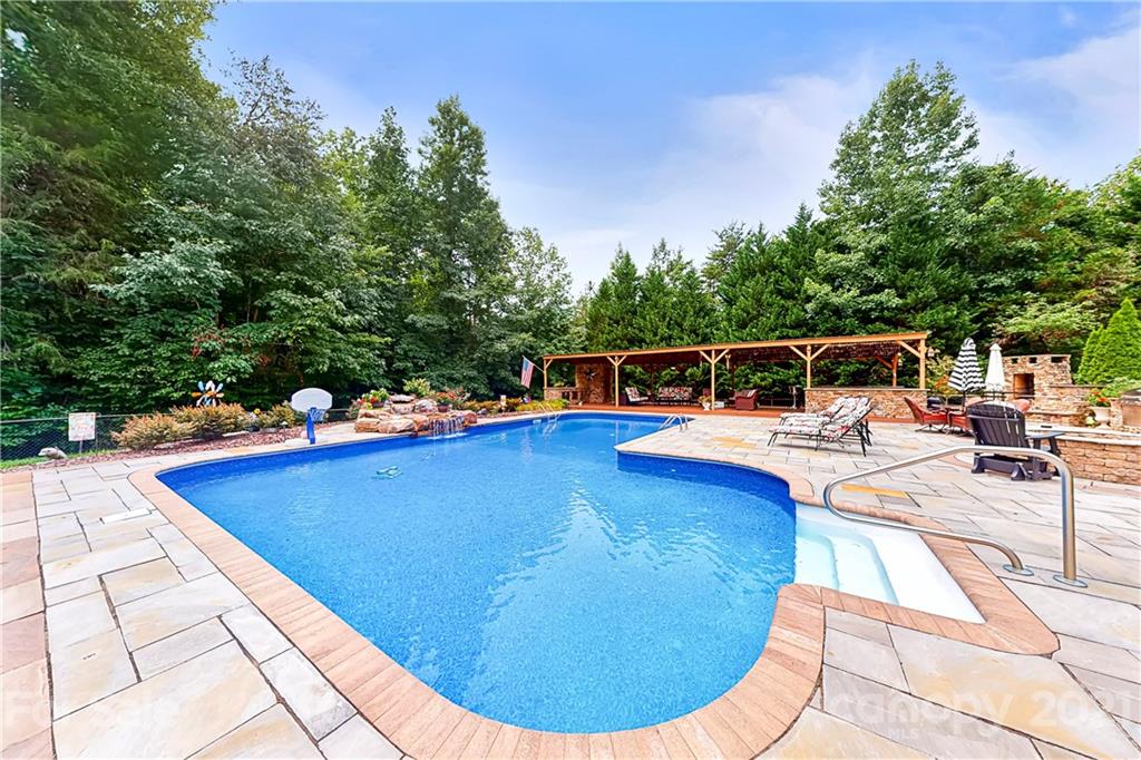 667 Spring Extension Winston-Salem, NC 27107 - Photo 6 of 46 Gallery Image 6