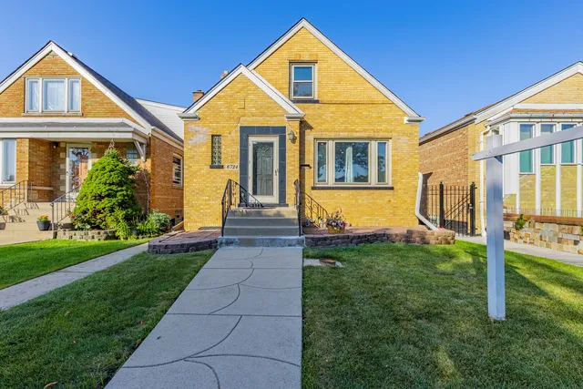 $345,000 | 6724 South Kolin Avenue, Chicago, IL 60629