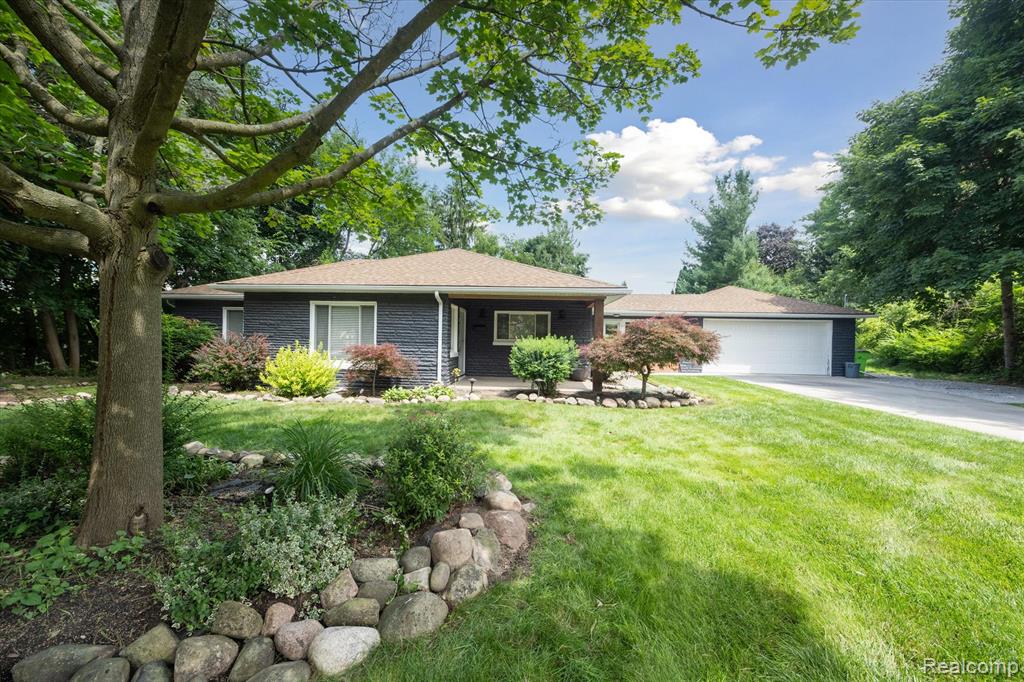 105 George Street Milford, MI 48381 - Photo 3 of 48