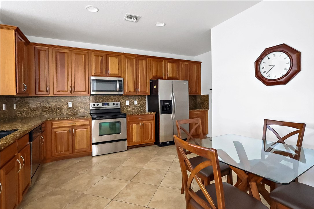 9323 Breakers Row Fort Pierce, FL 34945 - Photo 10 of 31