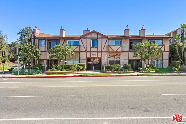 $2,150 | 5500 Lindley Avenue, Unit 206, Encino, CA 91316