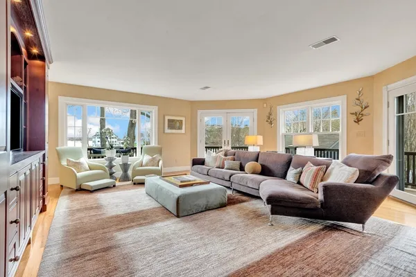 $6,900,000 | 73-75 Harbor Street, Manchester, MA 01944