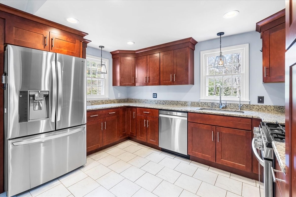 113 Walnut Plain Road Rochester, MA 02770 - Photo 12 of 41