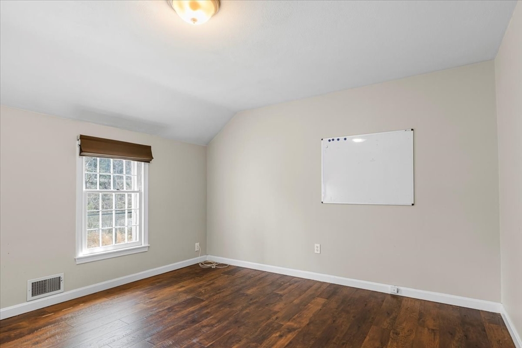113 Walnut Plain Road Rochester, MA 02770 - Photo 25 of 41