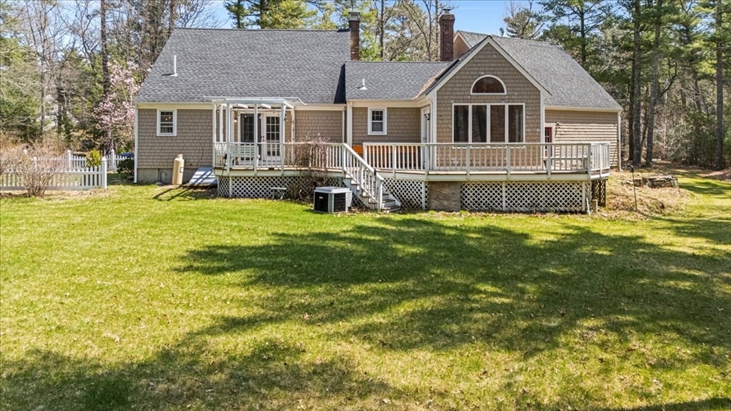 113 Walnut Plain Road Rochester, MA 02770 - Photo 3 of 41