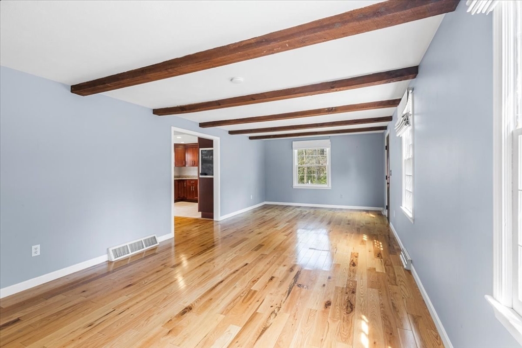 113 Walnut Plain Road Rochester, MA 02770 - Photo 10 of 41