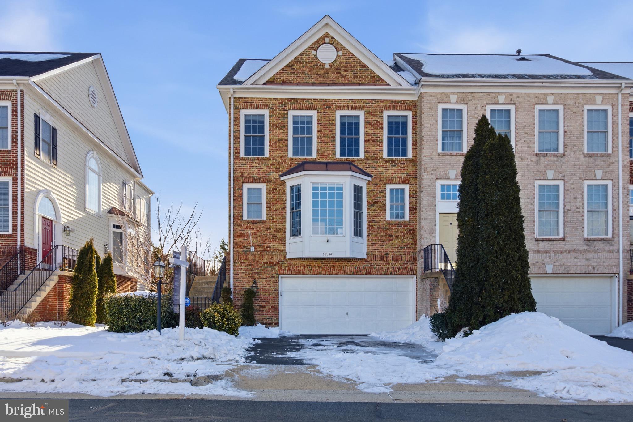 18544 Pineview Square Leesburg, VA 20176 - Photo 2 of 43 Make this your HOME