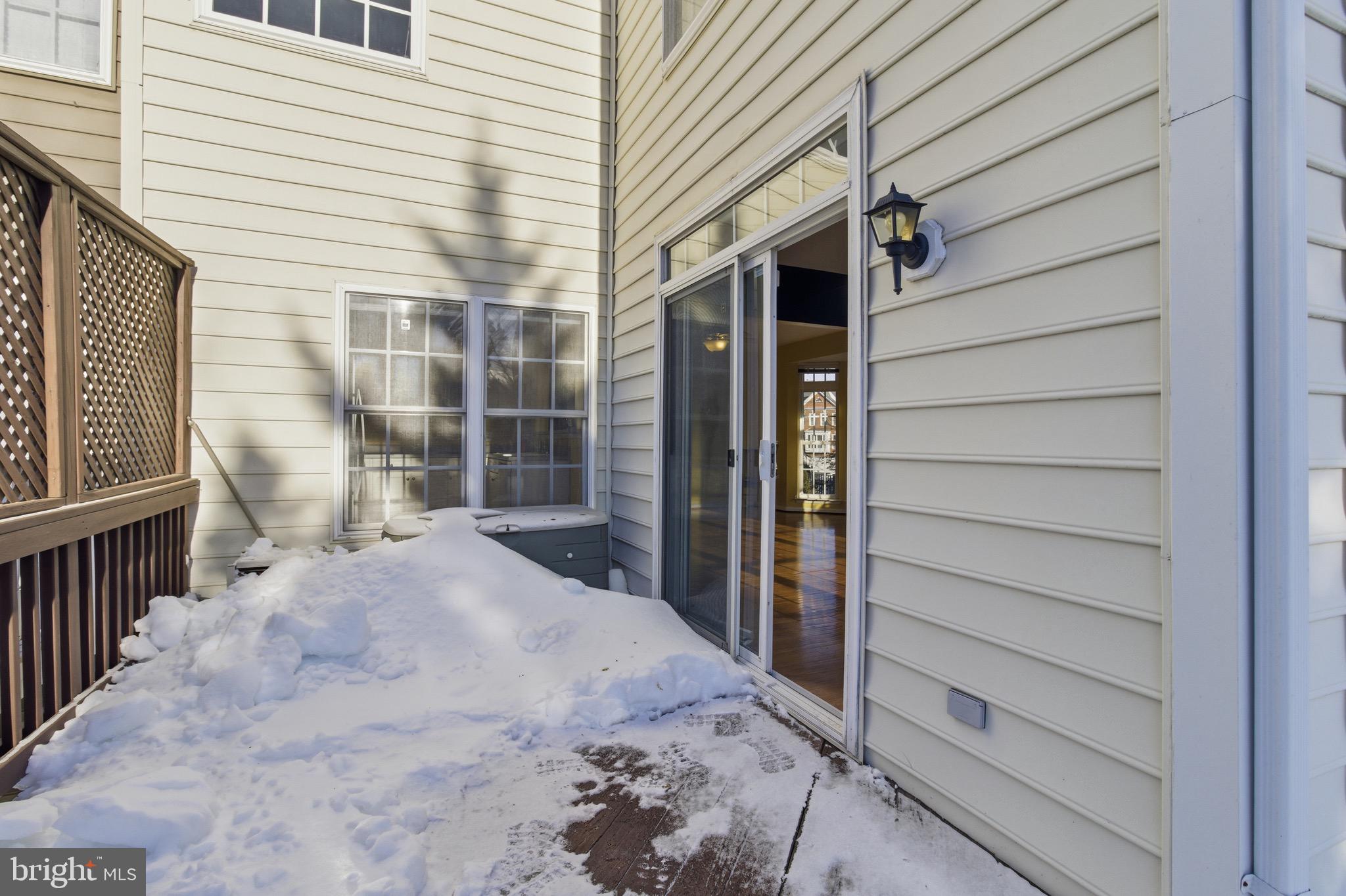18544 Pineview Square Leesburg, VA 20176 - Photo 30 of 43 Deck off the main level sitting room