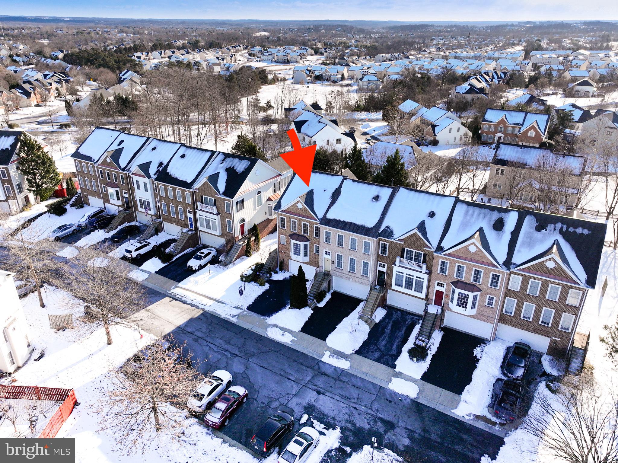 18544 Pineview Square Leesburg, VA 20176 - Photo 3 of 43 Located on a NOT-through street &plenty of parking