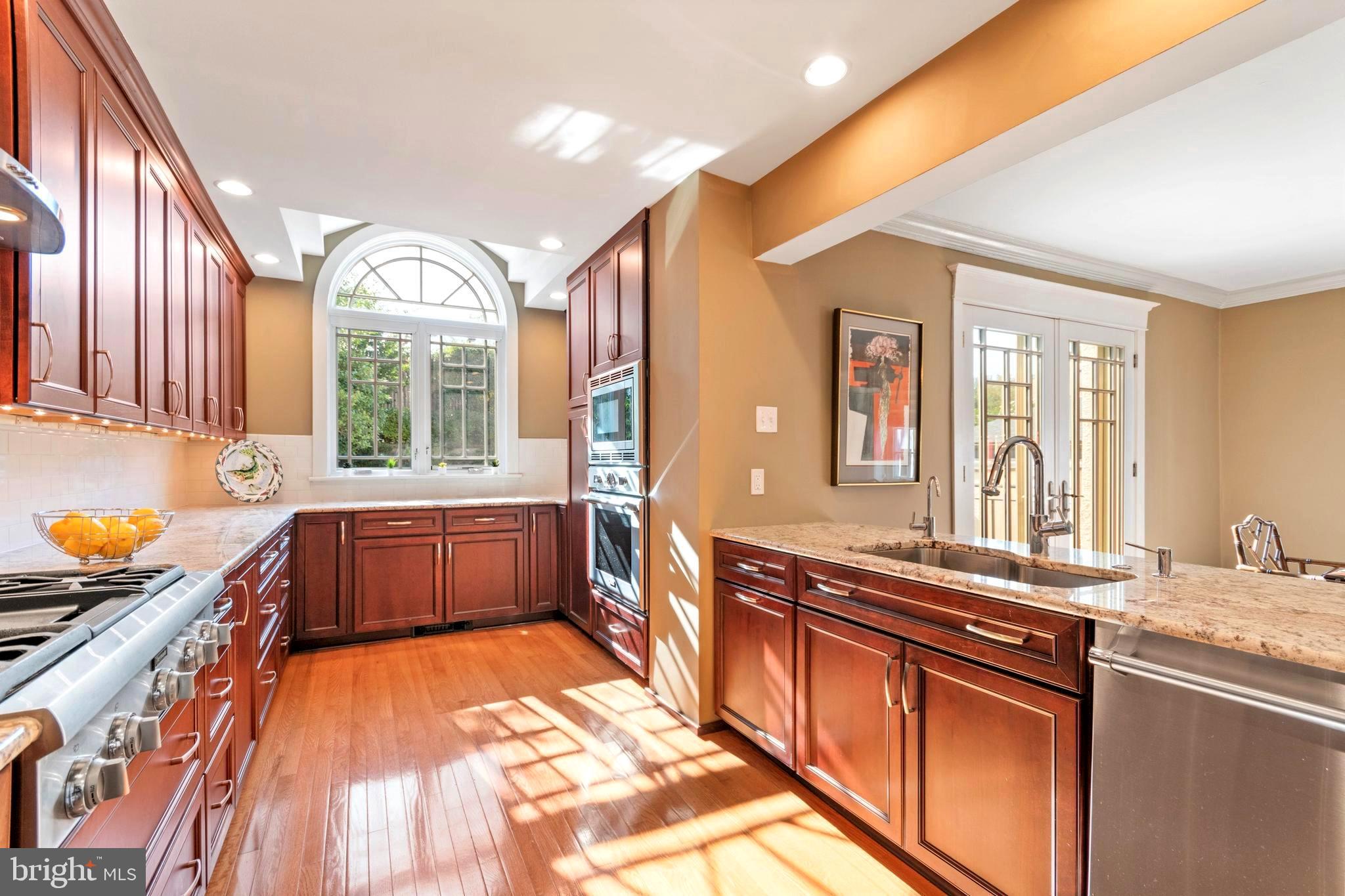 32 Hilltop Road Philadelphia, PA 19118 - Photo 26 of 61