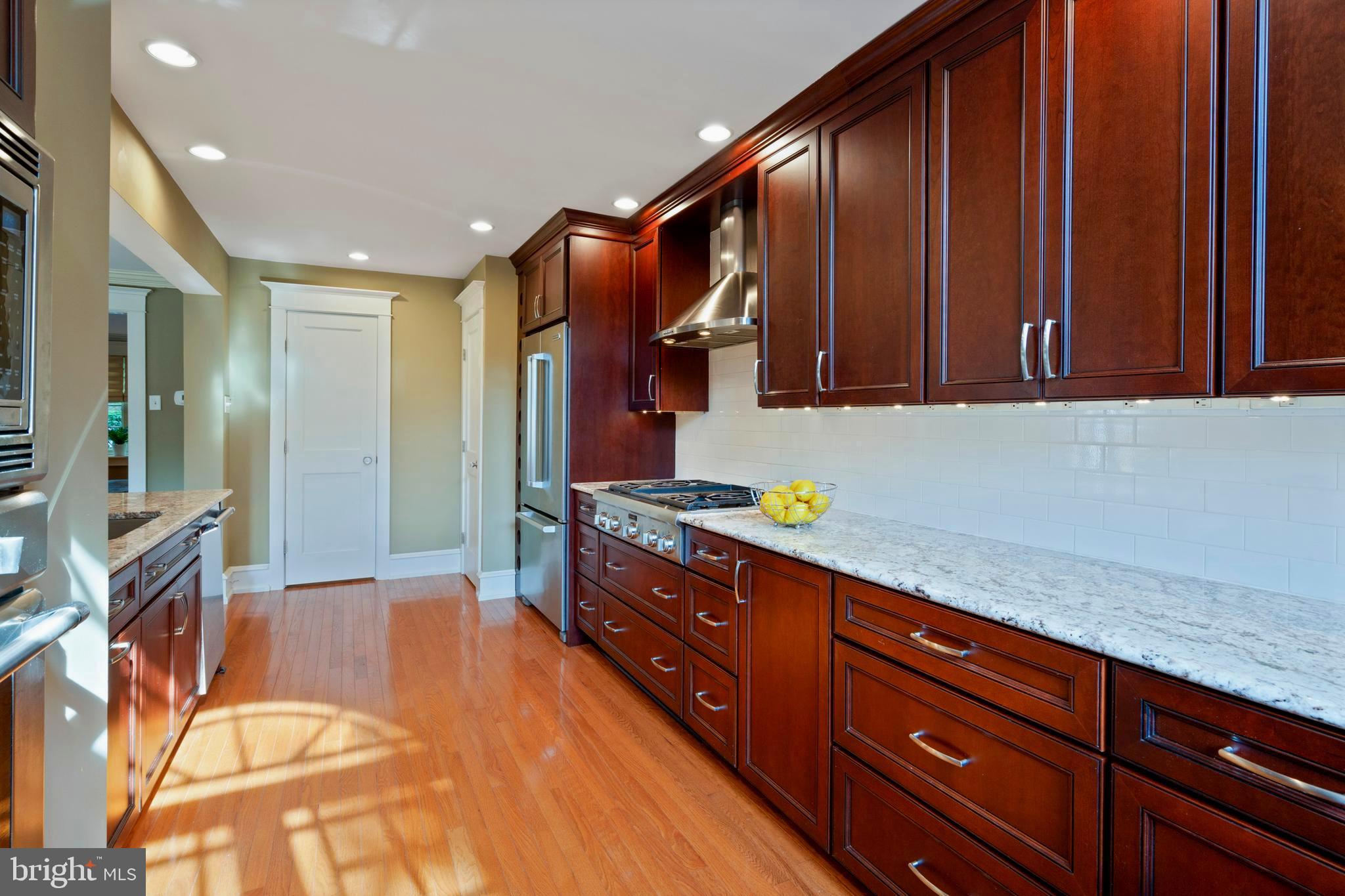 32 Hilltop Road Philadelphia, PA 19118 - Photo 28 of 61